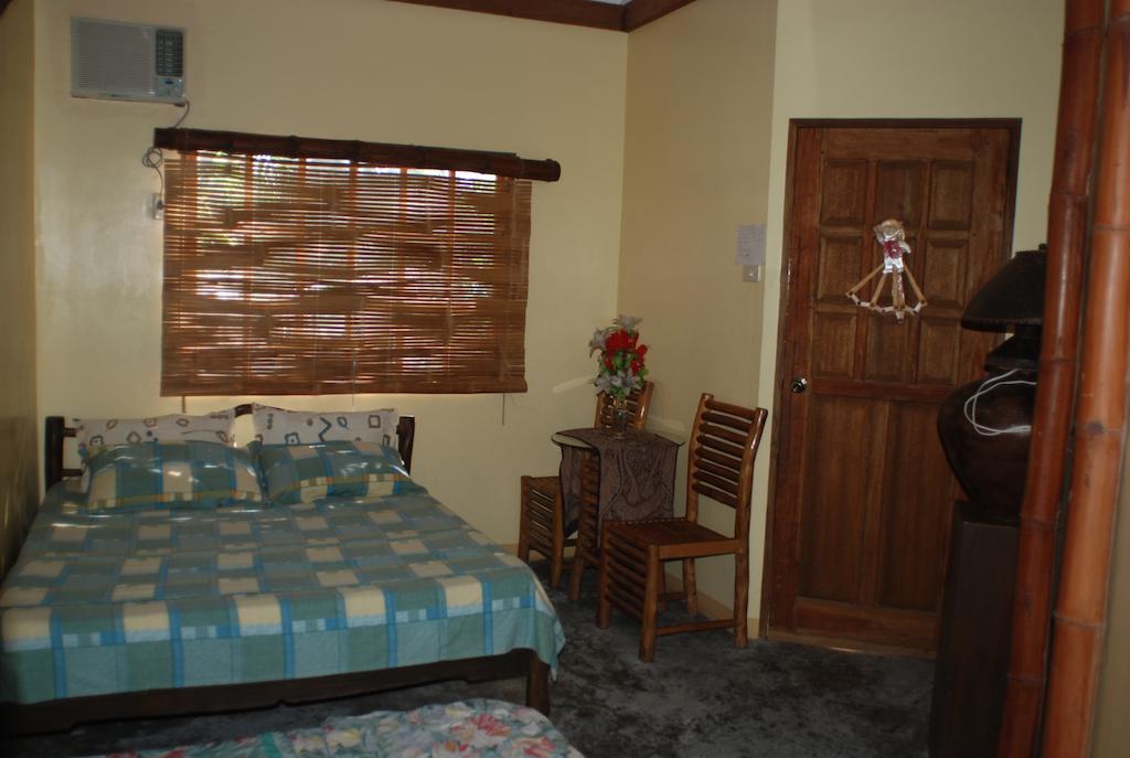 Casa Aviara Resort & Hotel Puerto Galera Room photo